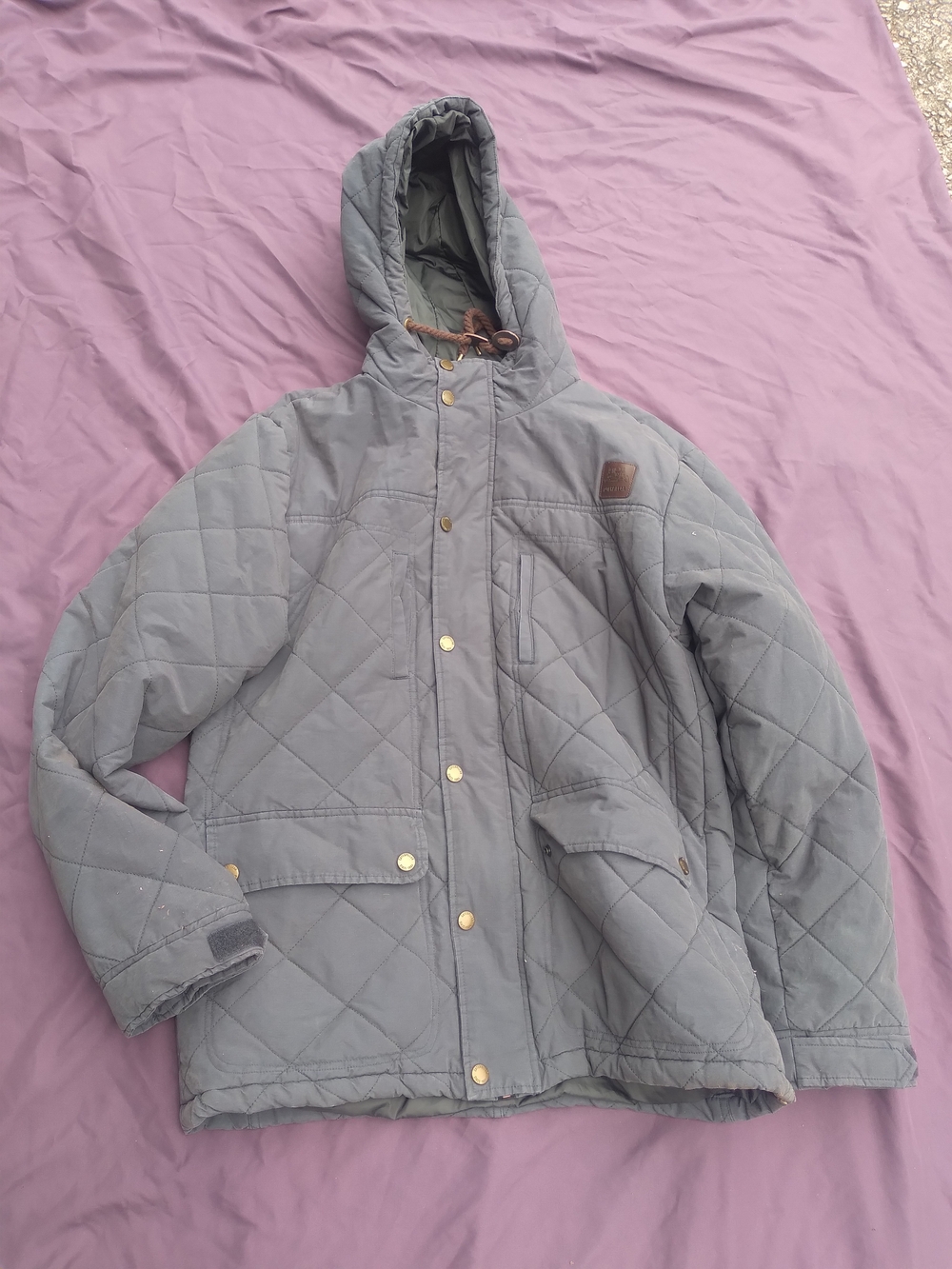 Caterpillar Quilted Hooded Puffer Jacket - Gray